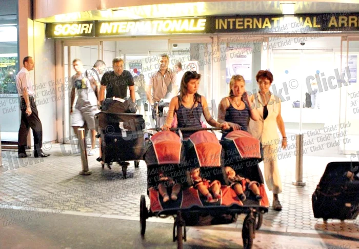 Zsolt a venit din vacanţă  împreună cu tripleţii, Nicoleta  a mai rămas cu băiatul cel mare