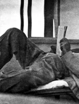 Iosif Stalin citind ziarul (© Wikimedia Commons)
