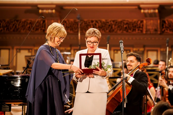 Luminița Arvunescu, Liliana Staicu