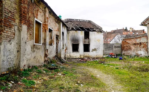 Casa părăsită din Sibiu în care un om al străzii a fost omorât de amicul de pahar Foto oradesibiu ro jpg