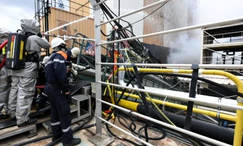 perle incendiu toulon tw png