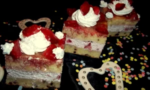 prajitura cu capsuni jpeg