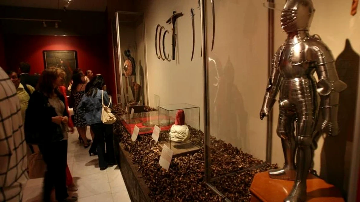 S a deschis o expoziţie la MNAR Deci hai cu Dracula la muzeu jpeg