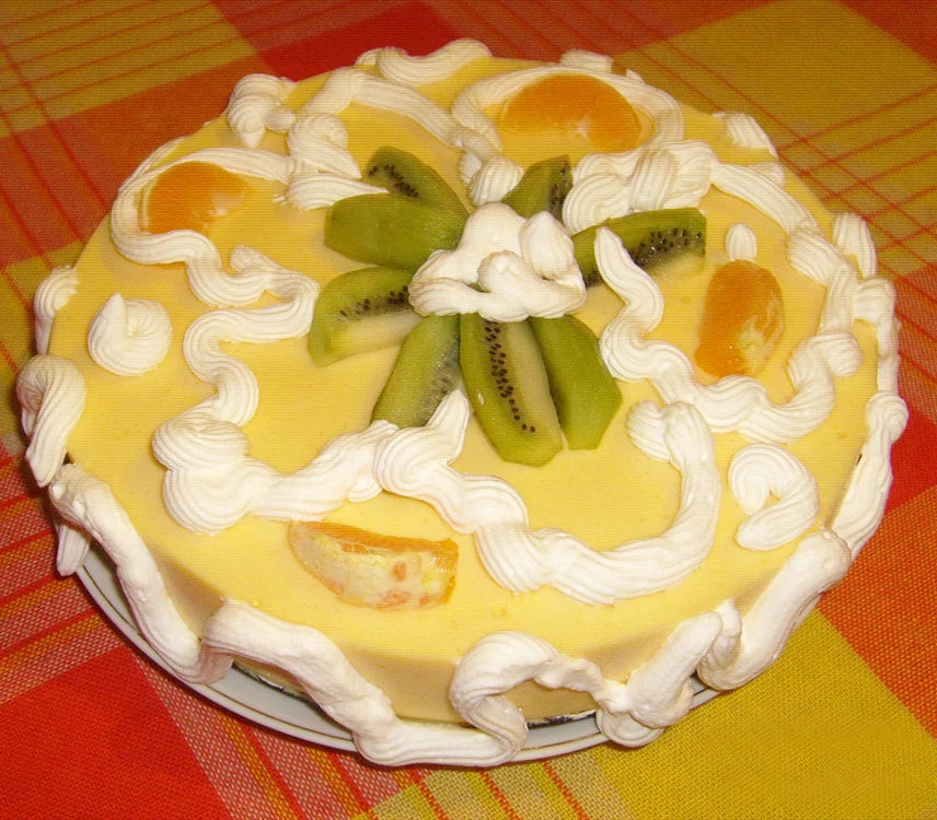 
    Tort necopt cu fructe  