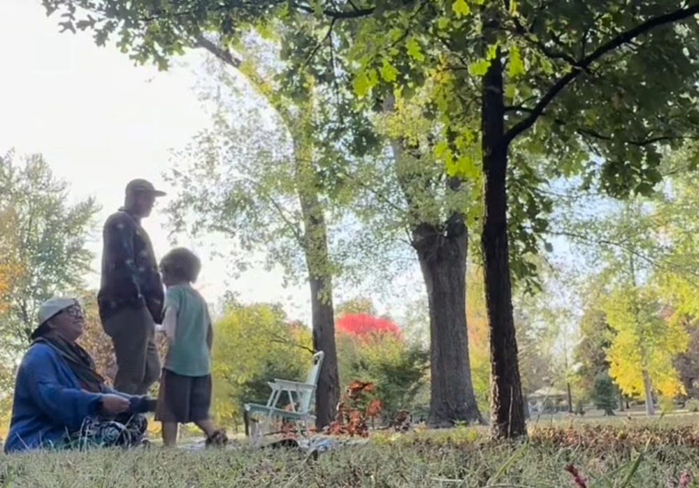 Adevăratul cost al izolării totale: incidentul care i-a făcut pe doi tineri să renunțe la „viața perfectă” din mijlocul naturii