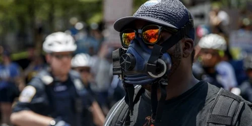 Protestatar Antifa la marşul extremei drepte Demand Free Speech din Washington 6 iulie 2019 FOTO EPA-EFE