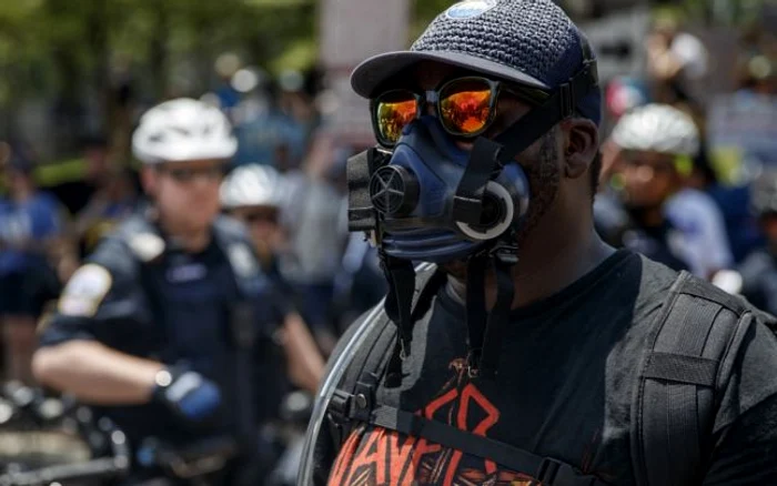 Protestatar Antifa la marşul extremei drepte Demand Free Speech din Washington 6 iulie 2019 FOTO EPA-EFE