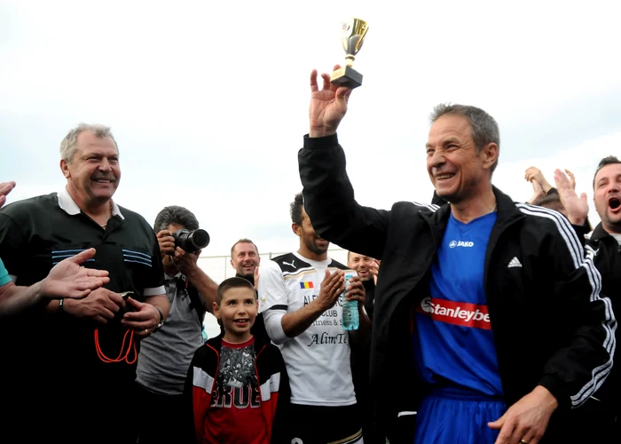
    Helmut Duckadam, eroul de la Sevilla, și Tudorel Stoica, marele absent din finala CCE 1986Foto: sportpictures.eu  