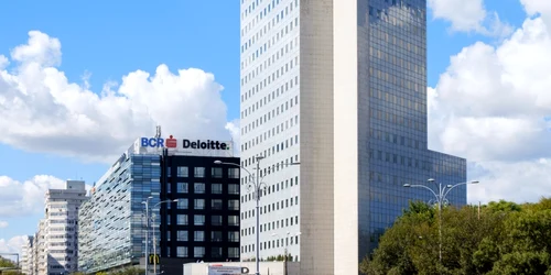 BRD - BCR si Deloitte - cladiri de birouri in Bucuresti FOTO Shutterstock 