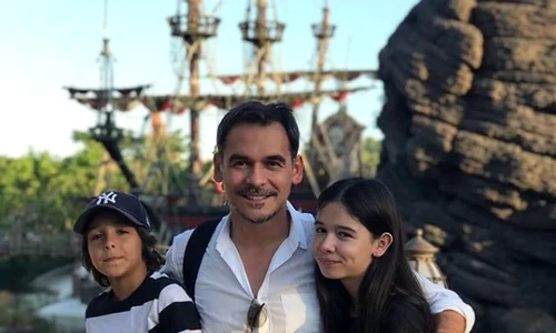 razvan simion disneyland jpeg