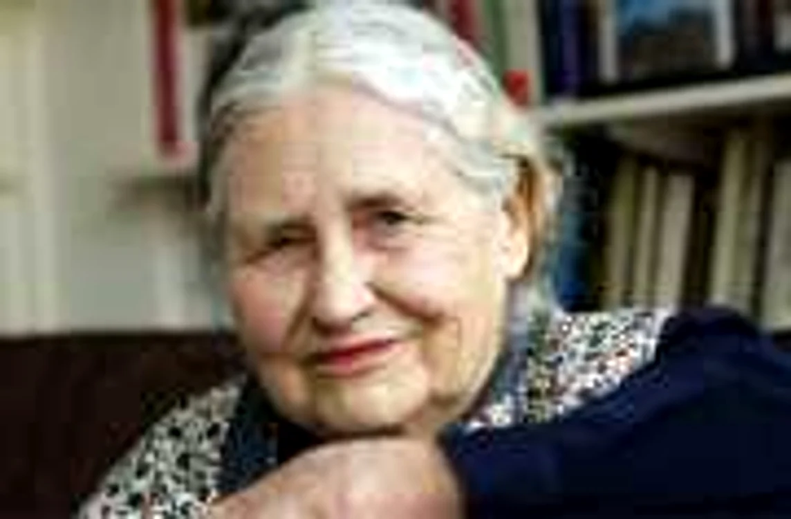 Doris Lessing (22 octombrie 1919 – 17 noiembrie
2013)