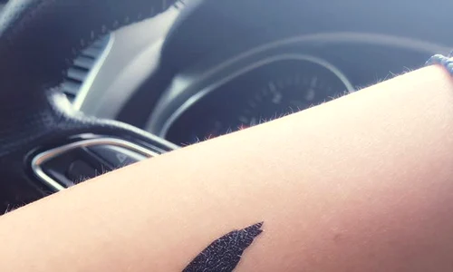 Nicoleta Luciu și a făcut un tatuaj temporar jpeg