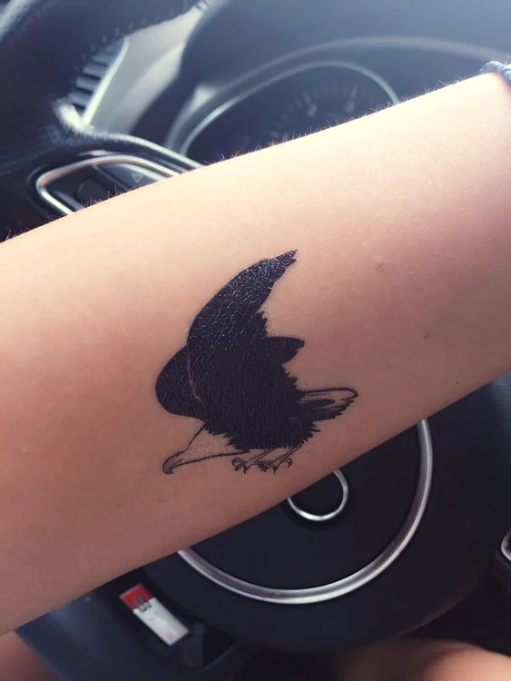 Nicoleta Luciu și-a făcut un tatuaj temporar