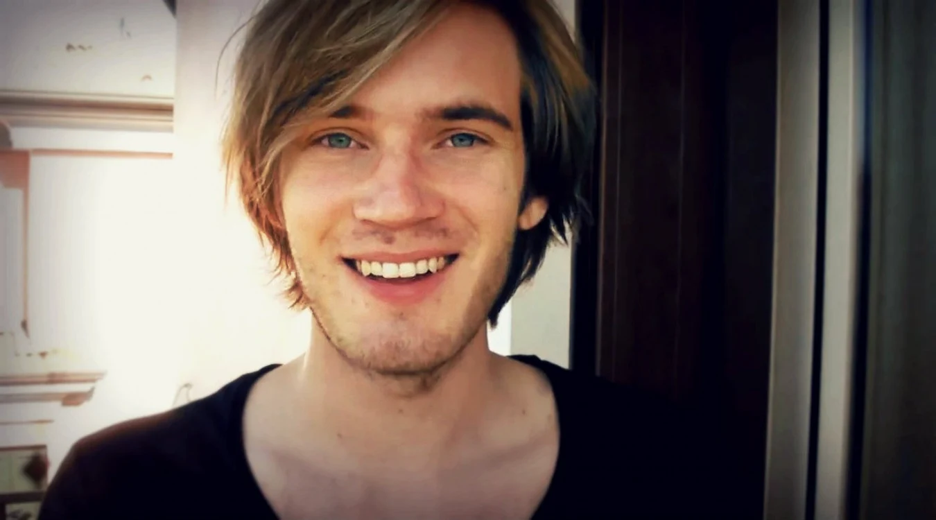 Felix Kjellberg, cunoscut drept PewDiePie, face o avere jucându-se pe calculator FOTO kuentista.com
