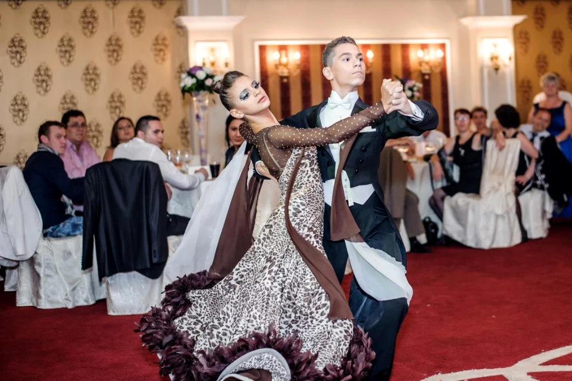 Alex Dicilea este şi dansator, semifinalist la concursul naţional de dans sportiv FOTO: Arhiva personală
