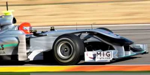 Schumacher a facut primele ture cu Mercedes