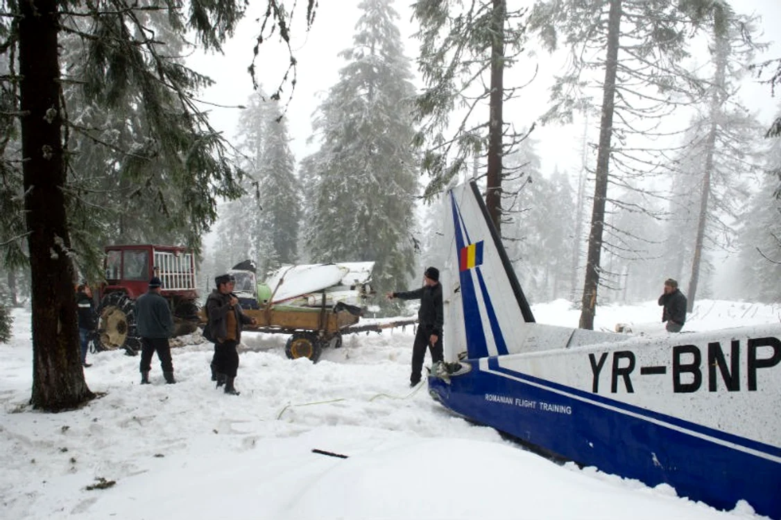 
    Medicii bucureşteni din "avionul morţii" se întorc acasă  
