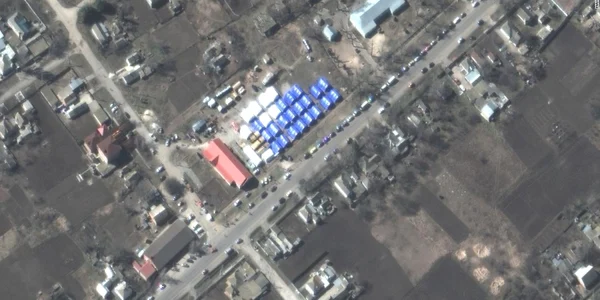 Tabără din corturi la  Bezimenne 22 martie FOTO Maxar via CNN