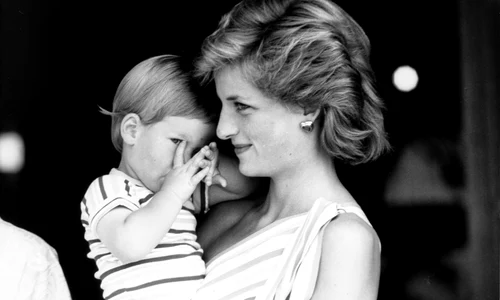 Prințesa Diana și Prințul Harry mic, în 1986, Profimedia jpg