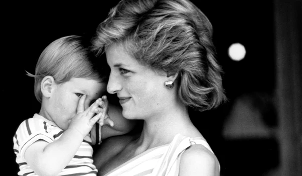 Prințesa Diana și Prințul Harry mic, în 1986, Profimedia jpg