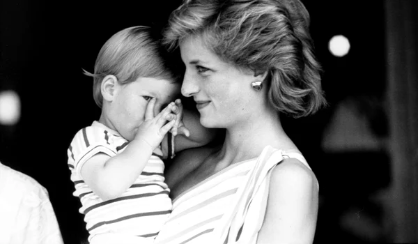 Prințesa Diana și Prințul Harry mic, în 1986, Profimedia jpg