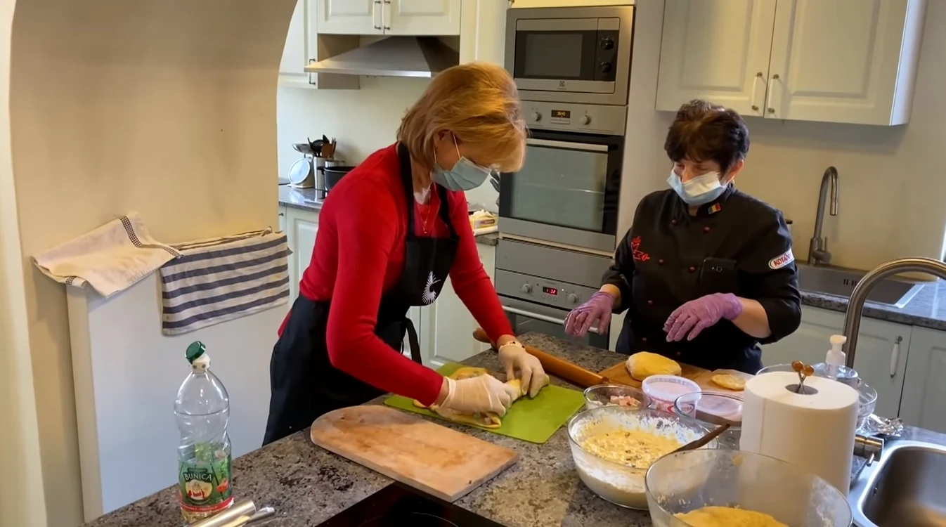1 familia regala imagini inedite paste la savarsin margareta cozonac si pasca 24 jpg jpeg