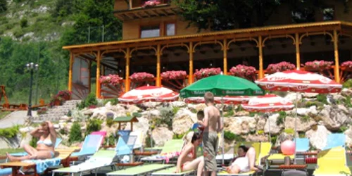 Neamţ: Românii i-au scos din vară pe operatorii de turism