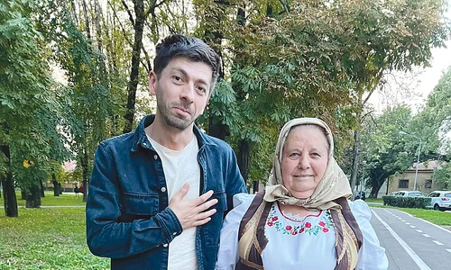 mircea bravo si bunica jpg