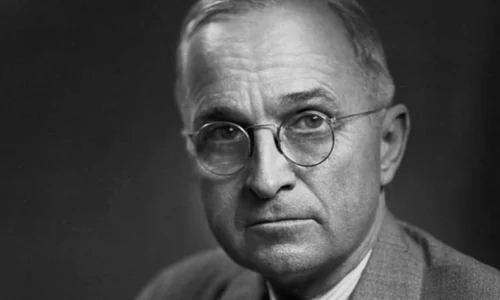 Preşedintele Truman despre generalul MacArthur: un trişor şi un îngâmfat jpeg