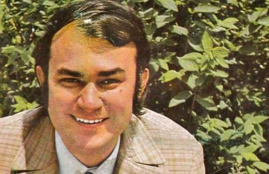 12 mai: S-a născut solistul Aurelian Andreescu, cea mai bună voce masculină pe care a avut-o muzica uşoară românească