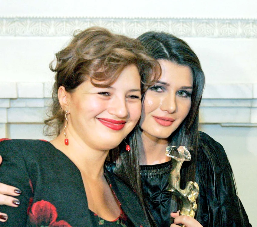 Ioana şi Elena  Băsescu