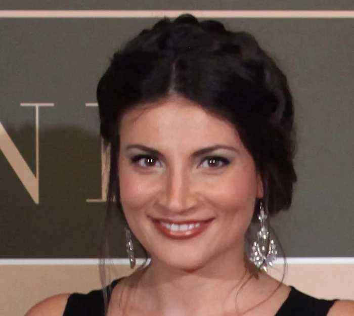 
    Ioana Ginghină, superbă la premiera filmului Grace de Monaco  