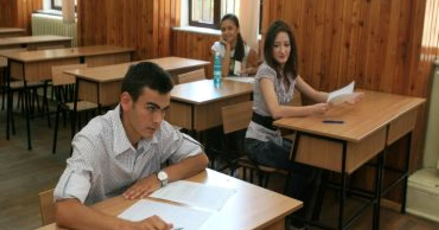 Bucureşti: Bacalaureatul întârziat mai bine de două ore, din cauza unei defecţiuni la server