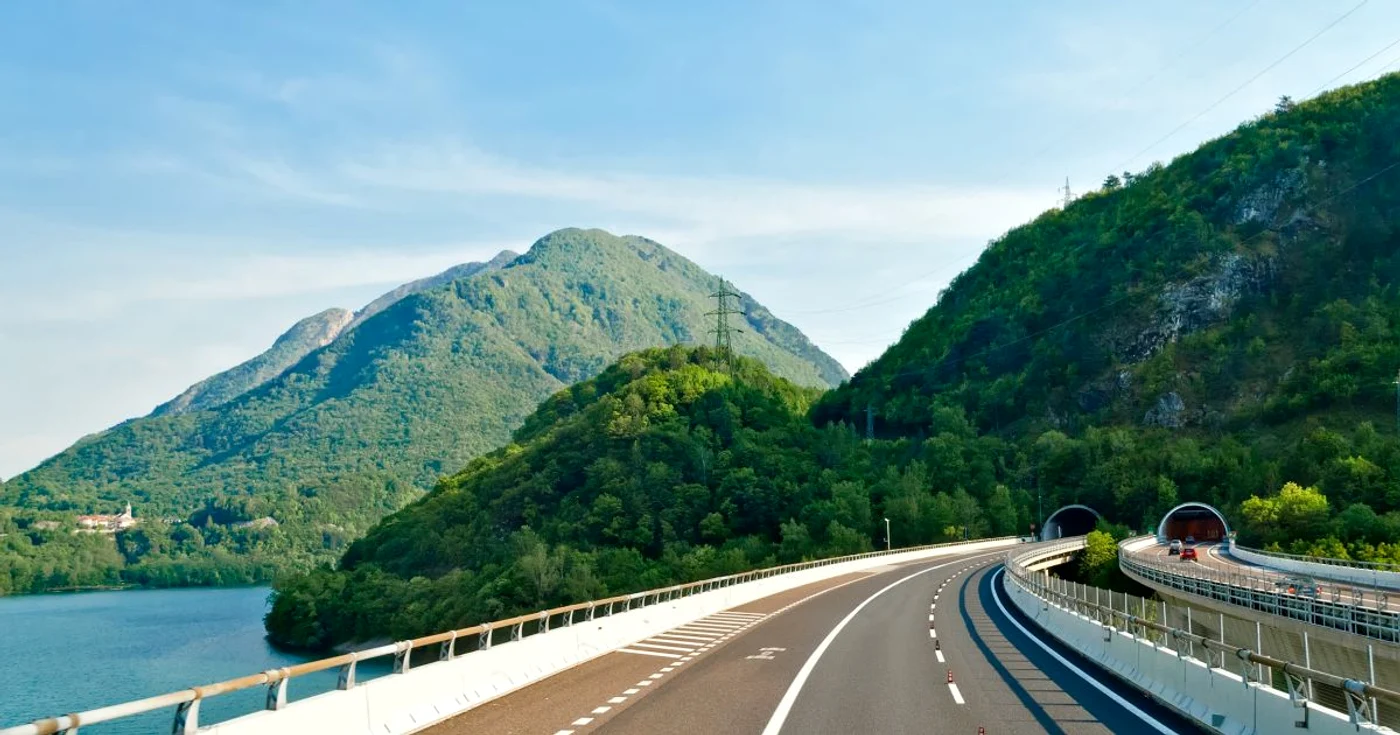 Autostrăzile de munte din alte ţăiri sunt mai ieftine decât cea proiectată pentru România FOTO: Shutterstock