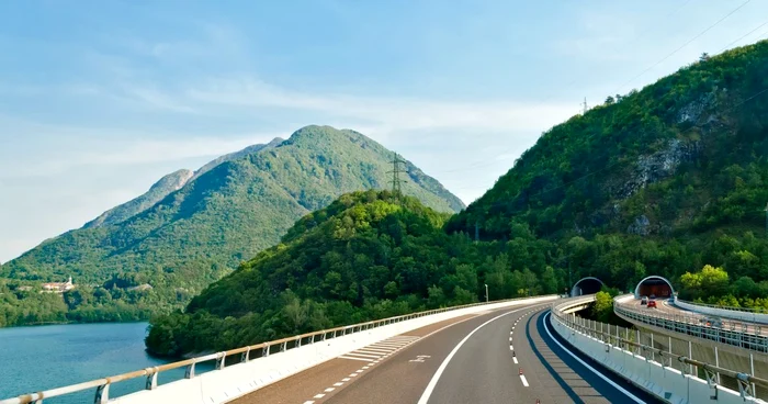 Autostrăzile de munte din alte ţăiri sunt mai ieftine decât cea proiectată pentru România FOTO: Shutterstock