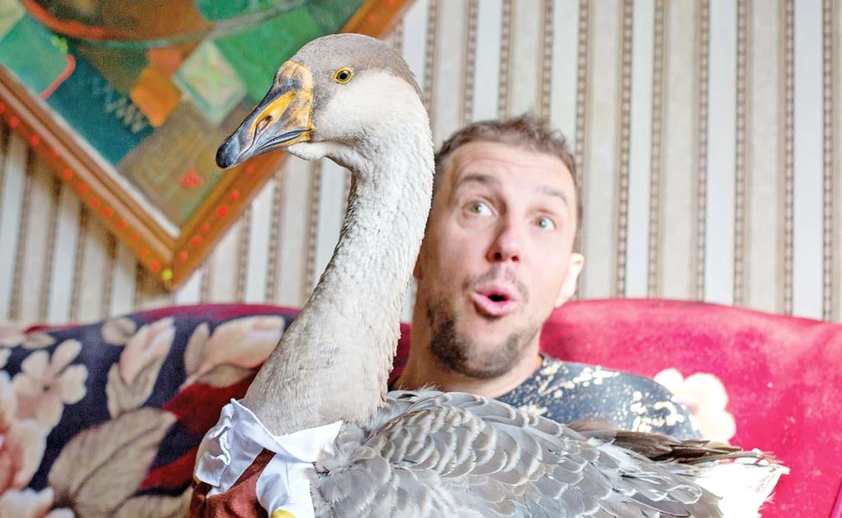 
    Andrei Gurin, de 34 de ani, din Minsk, este mândru de «copilul» său Harvister, în vârstă de 6 luniFotografii: Profimedia  