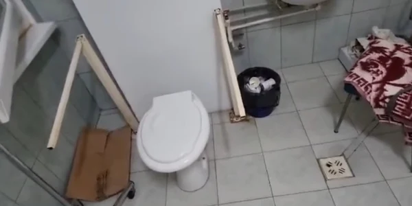 Toaleta groazei Spitalul Curtea de Argeș Foto Emanuel Ungureanu jpg