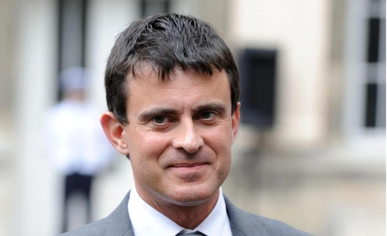 Manuel Valls, ministrul de interne francez, a explicat că măsura urmăreşte prevenirea radicalizării musulmanilor din Franţa