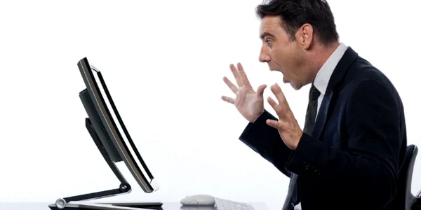 A rămas traumatizat după ce a intrat, pentru prima dată în viaţa lui, pe un site porno