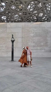 Anca Țurcașiu și iubitul ei în Abu Dhabi. FOTO: Instagram