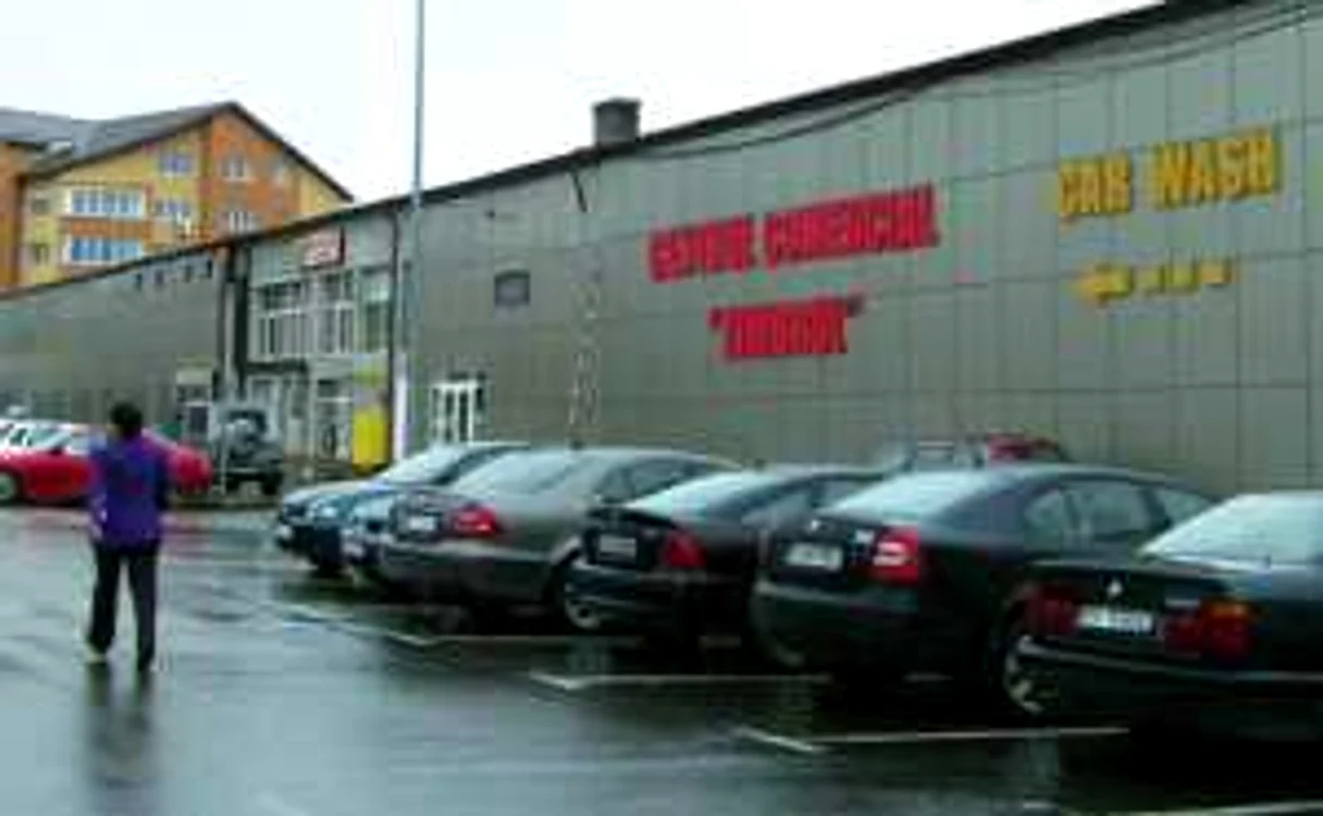 Pe locul fostei fabrici Zimbru a fost deschis un centru comercial