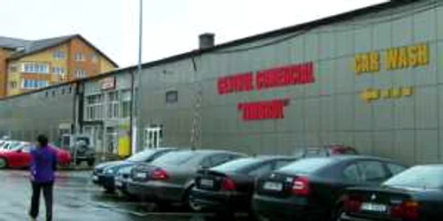 Pe locul fostei fabrici Zimbru a fost deschis un centru comercial