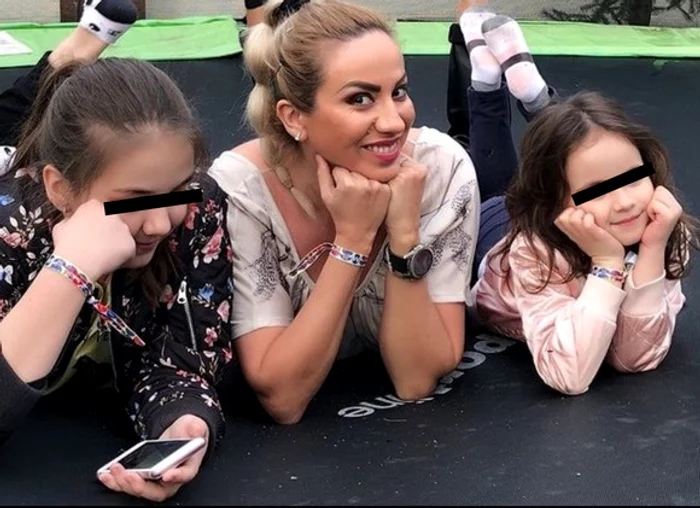 Rocsana Marcu vrea să le ofere un viitor mai bun celor două fetițe ale eifoto: arhiva personală