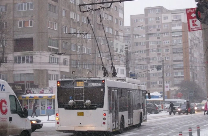 Mijloacele de transport în comun circulă normal Foto Ovidiu Anghel