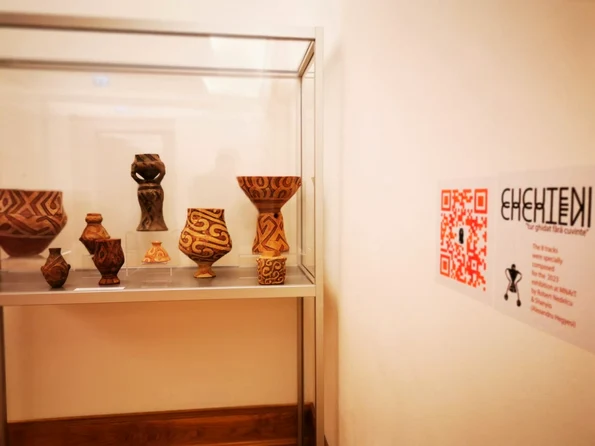 Expoziția dedicată Culturii Cucuteni beneficiază de un soundtrack – TUR GHIDAT FĂRĂ CUVINTE