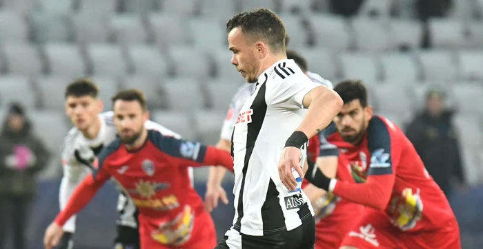 Dan Nistor a transfotmat ambele penalty-uri, spre disperarea buzoienilor. Foto Superliga România