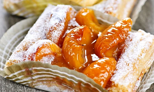 strudel cu piersici jpeg