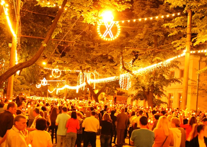 Pe Strada Domnească a fost azi-noapte o adevărată feerie de lumini!