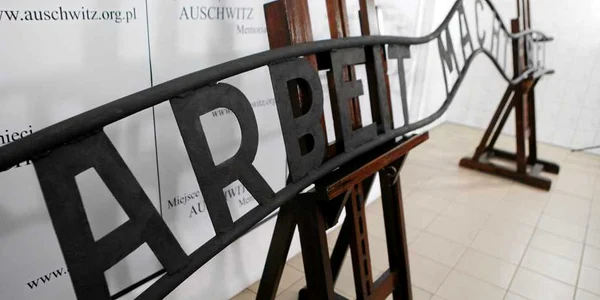 Pentru a ne resolidariza avem nevoie mai întâi de un inamic comun?