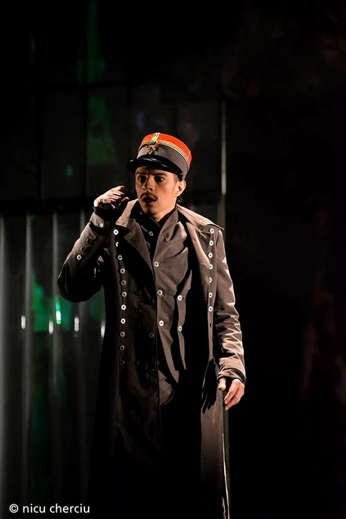 „Teatrul este o sticluţă cu parfum” interviu cu actorul Cristian GROSU jpeg